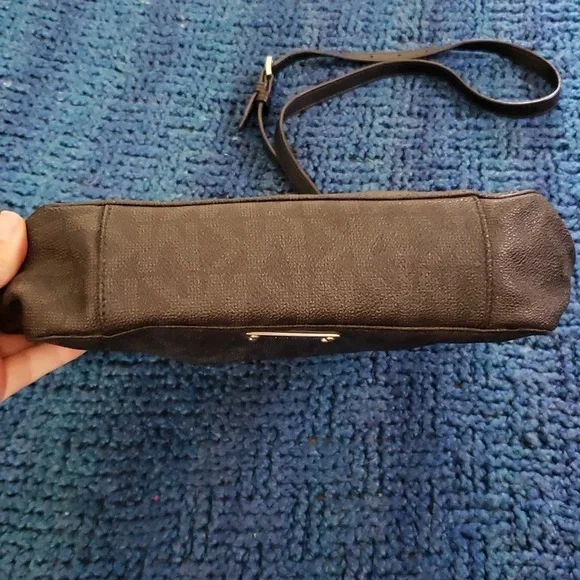 Michael Kors monogram crossbody leather bag, black, silver hardware - Picture 5 of 11